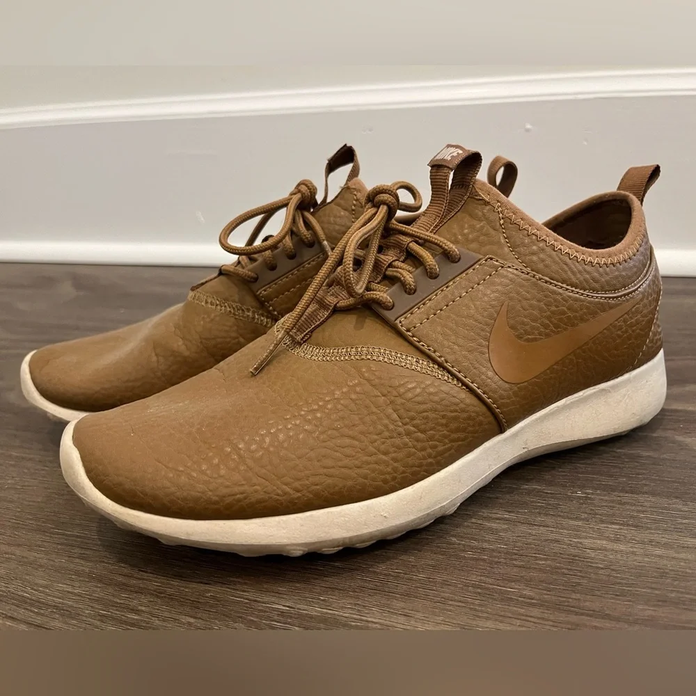 Nike Women’s Brown Casual Lace-Up Sneakers